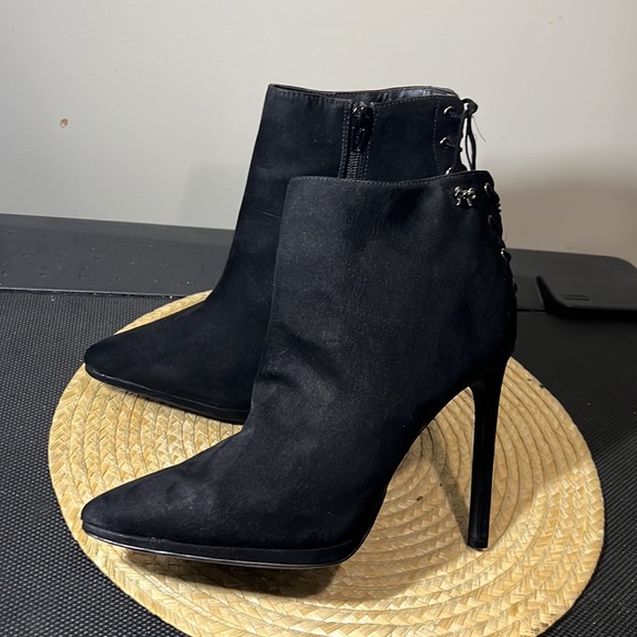 Betseyville Textured Faux Suede Ankle Booties Size 9.5 - Picture 5 of 14